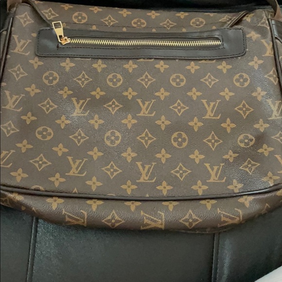 Louis Vuitton messenger Bag - Picture 5 of 9